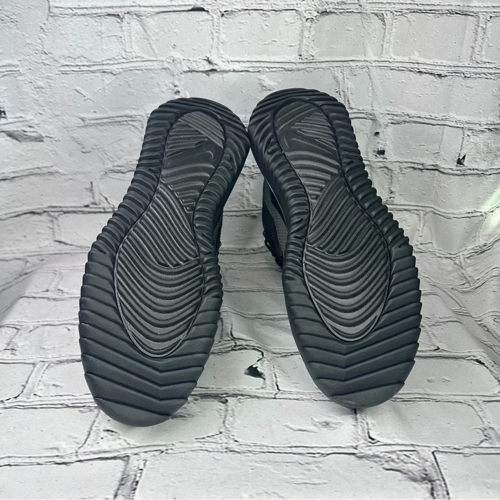 Nike Men's Air Wild Mid Triple Black Sneaker-Boot Size 10.5